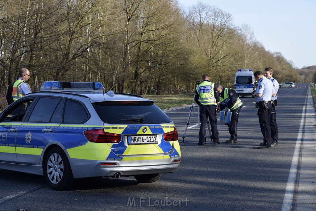 Schwerer VU Krad Fahrrad Koeln Porz Alte Koelnerstr P180.JPG - Miklos Laubert